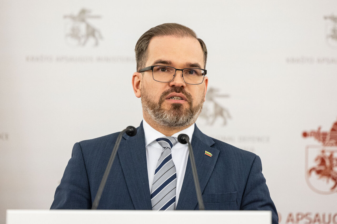 Šiaulių oro uosto plėtra kelia diskusijų: verslas ir valdžia nesutaria dėl civilinių skrydžių