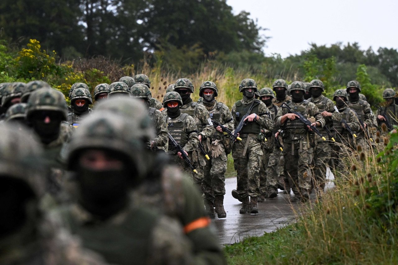 Tvirtina, kad BBC siužete buvo pateikti įrodymai, jog ukrainiečiai kariai – nacistai