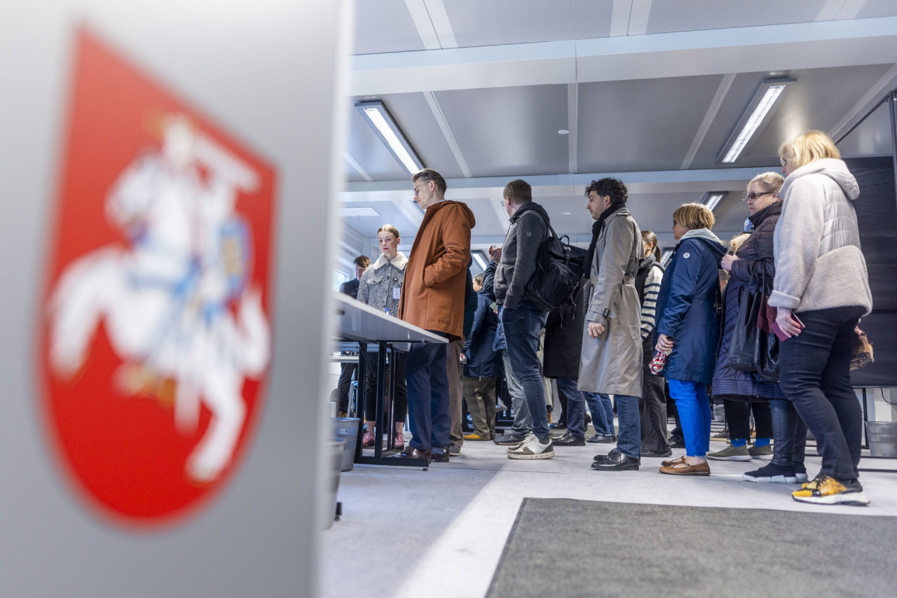 Lietuvoje tęsiamas balsavimas iš anksto antrajame prezidento rinkimų ture