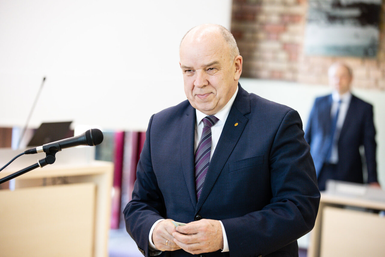Dviejų Šiaulių politikų „čekiukų“ bylos nutrauktos, politikas iš Pagėgių atleistas nuo atsakomybės