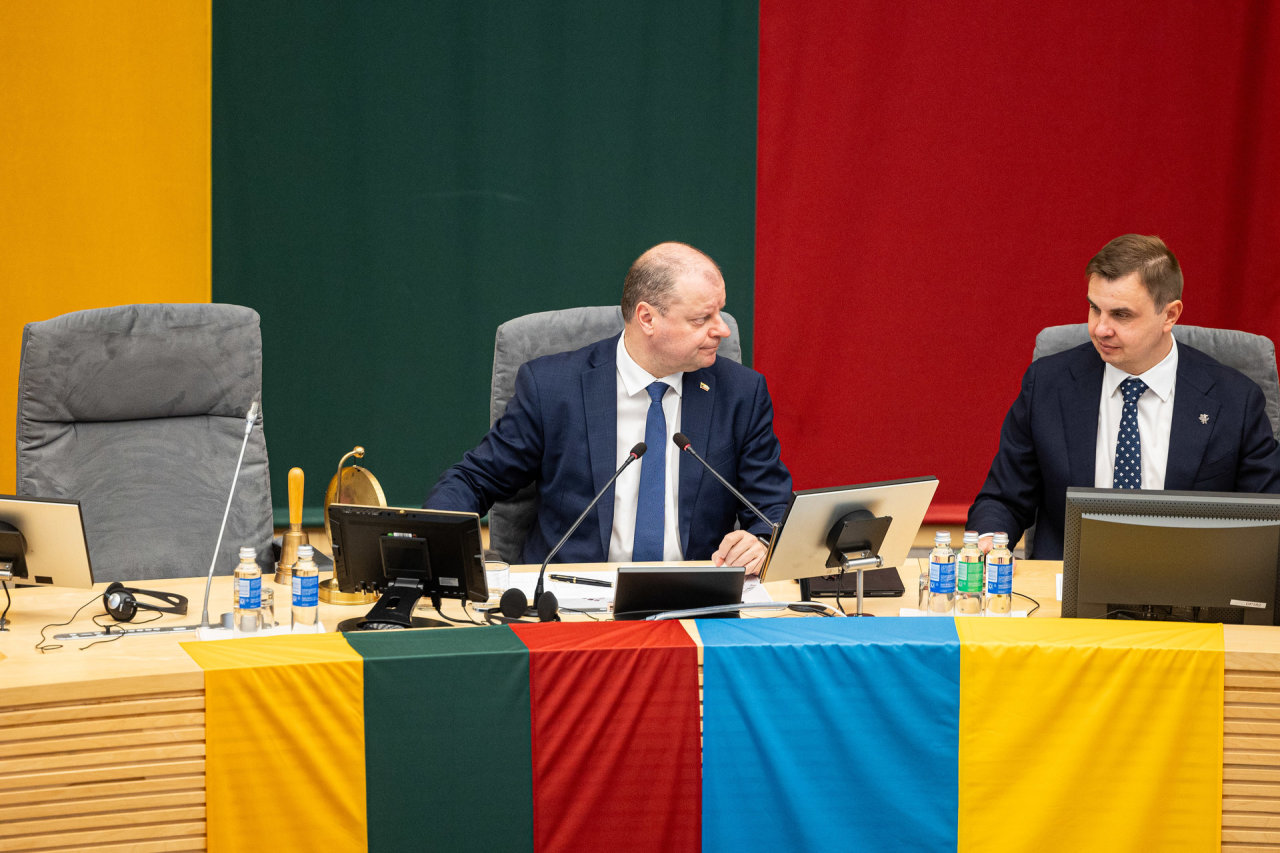 Demokratų valdyba konstatavo esminį koalicijos sutarties pažeidimą, ragina taisyti klaidą
