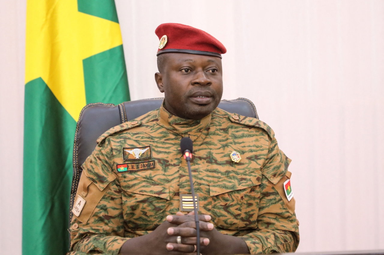 Burkina Faso chuntos lyderis davė prezidento priesaiką