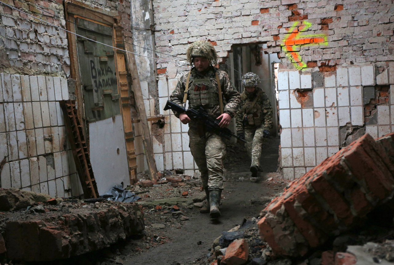 Rytų Ukrainoje žuvo du kariai, augant įtampai su Maskva