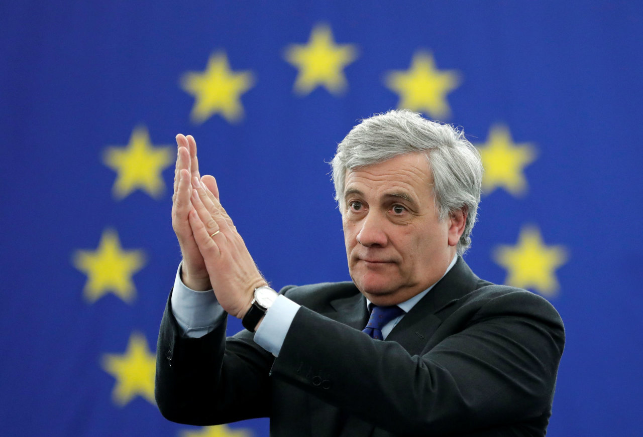 A.Tajani teigia, kad griežta Italijos pozicija migrantų atžvilgiu yra žinutė ES