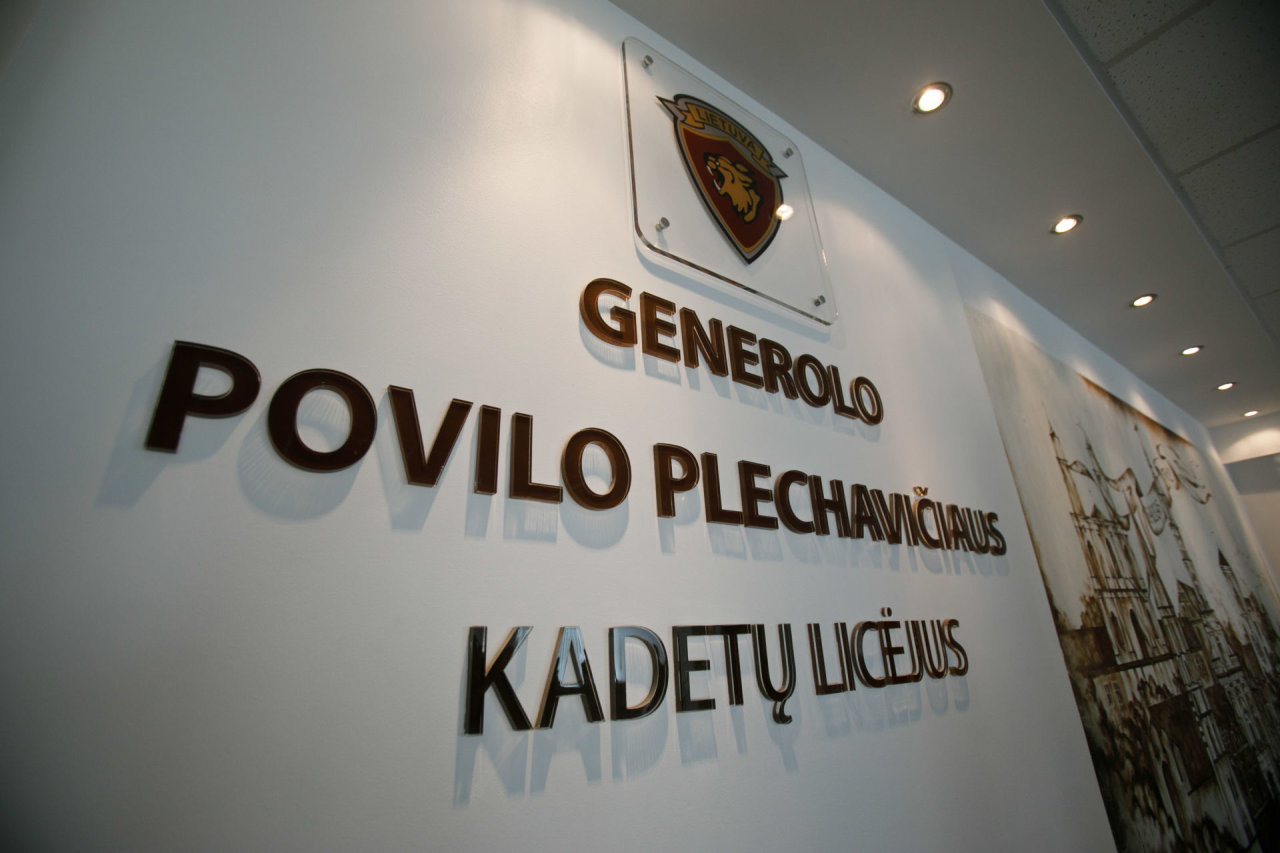 Ministerija su Kauno savivaldybe ieško, kur apgyvendinti kadetų licėjaus auklėtinius