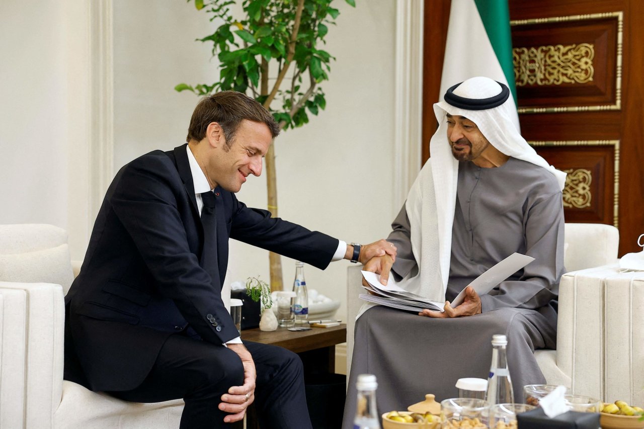 Naujasis JAE prezidentas susitiko su E.Macronu