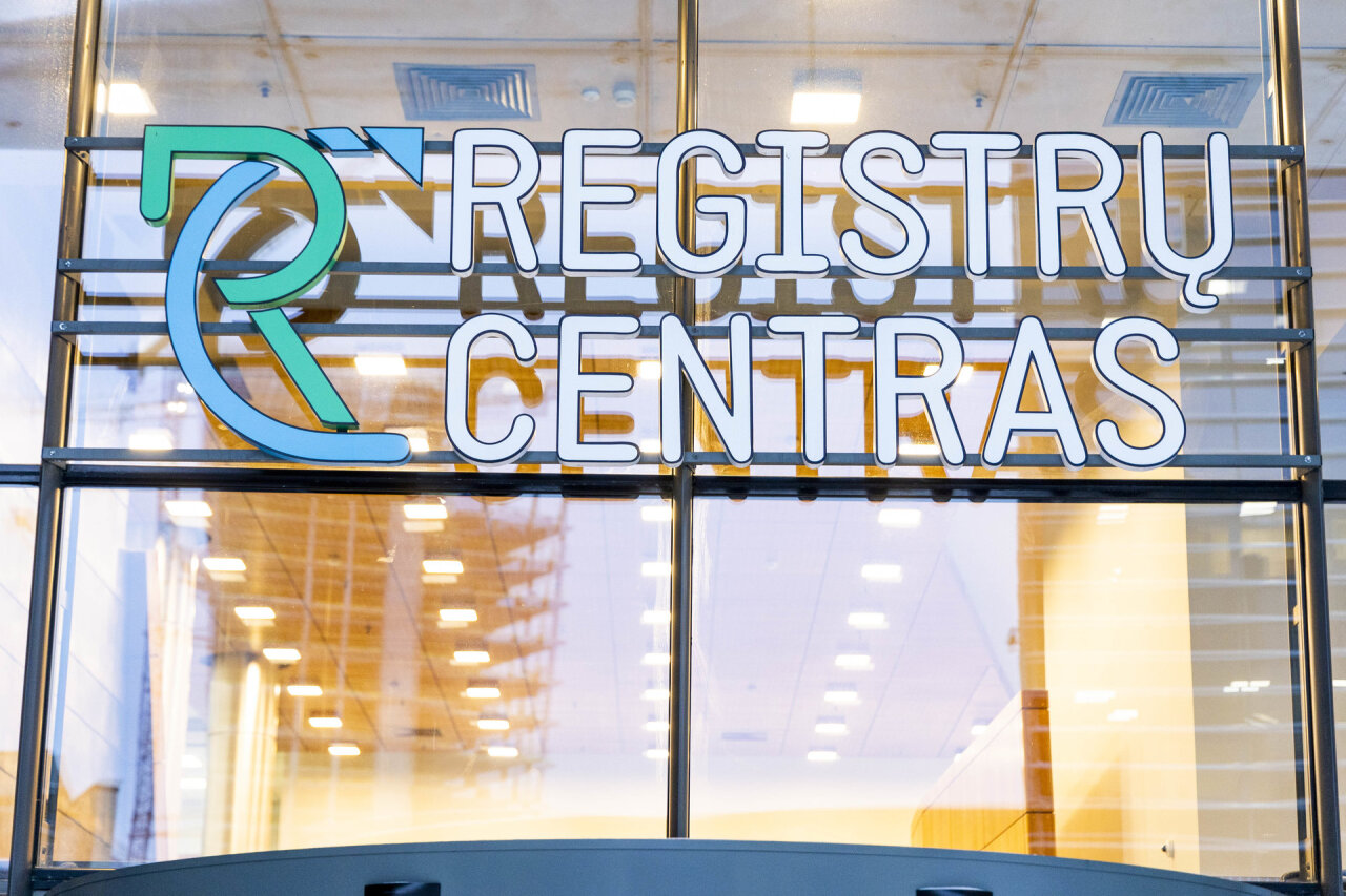 Ekonomikos ministras prisideda prie raginimų trauktis Registrų centro vadovui