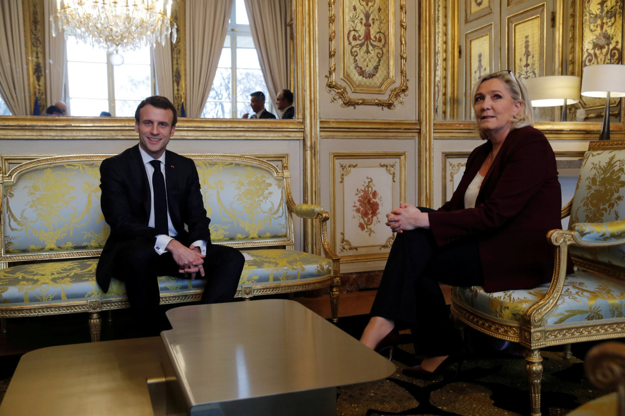 E.Macronas ir M.Le Pen – paskutiniame Prancūzijos prezidento rinkimų kampanijos etape