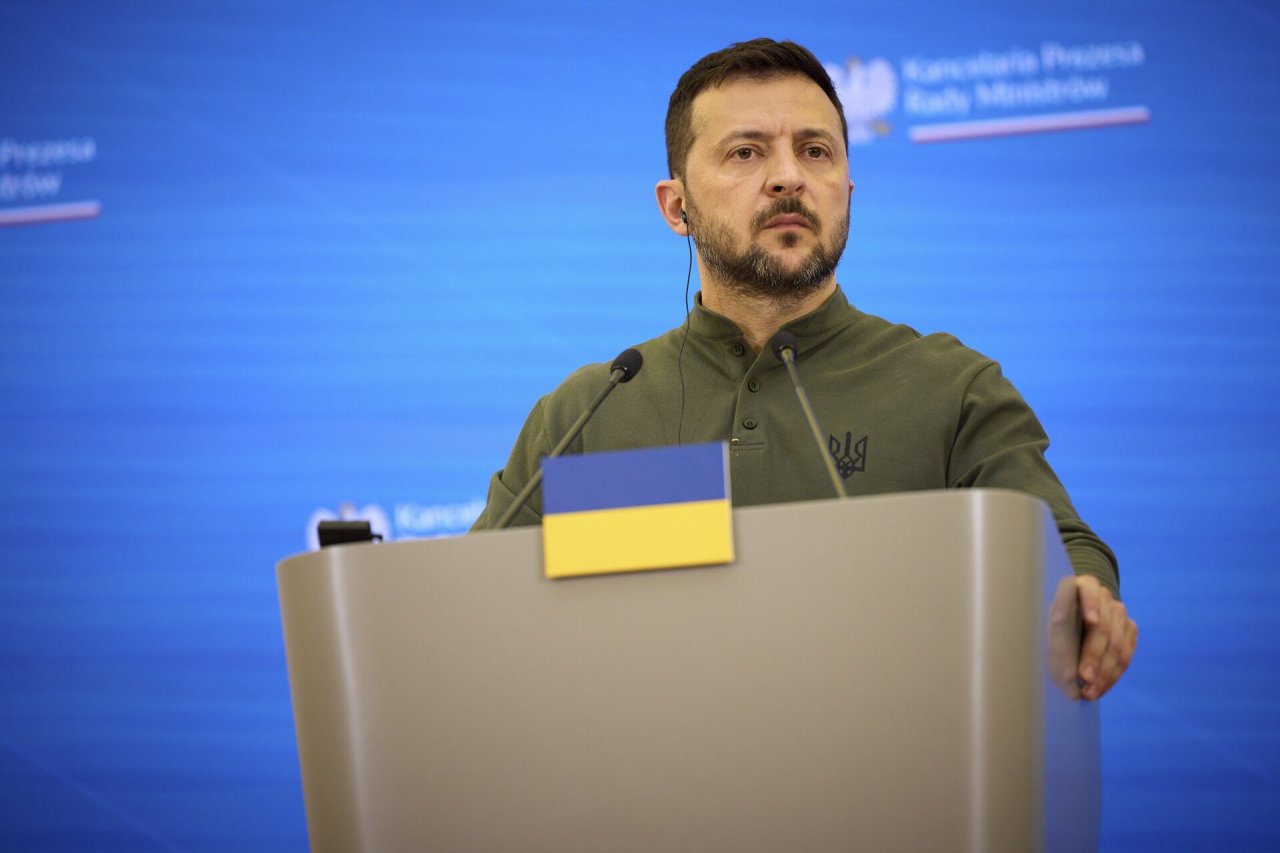 V. Zelenskis pranešė atvykęs į Vašingtoną dalyvauti NATO viršūnių susitikime