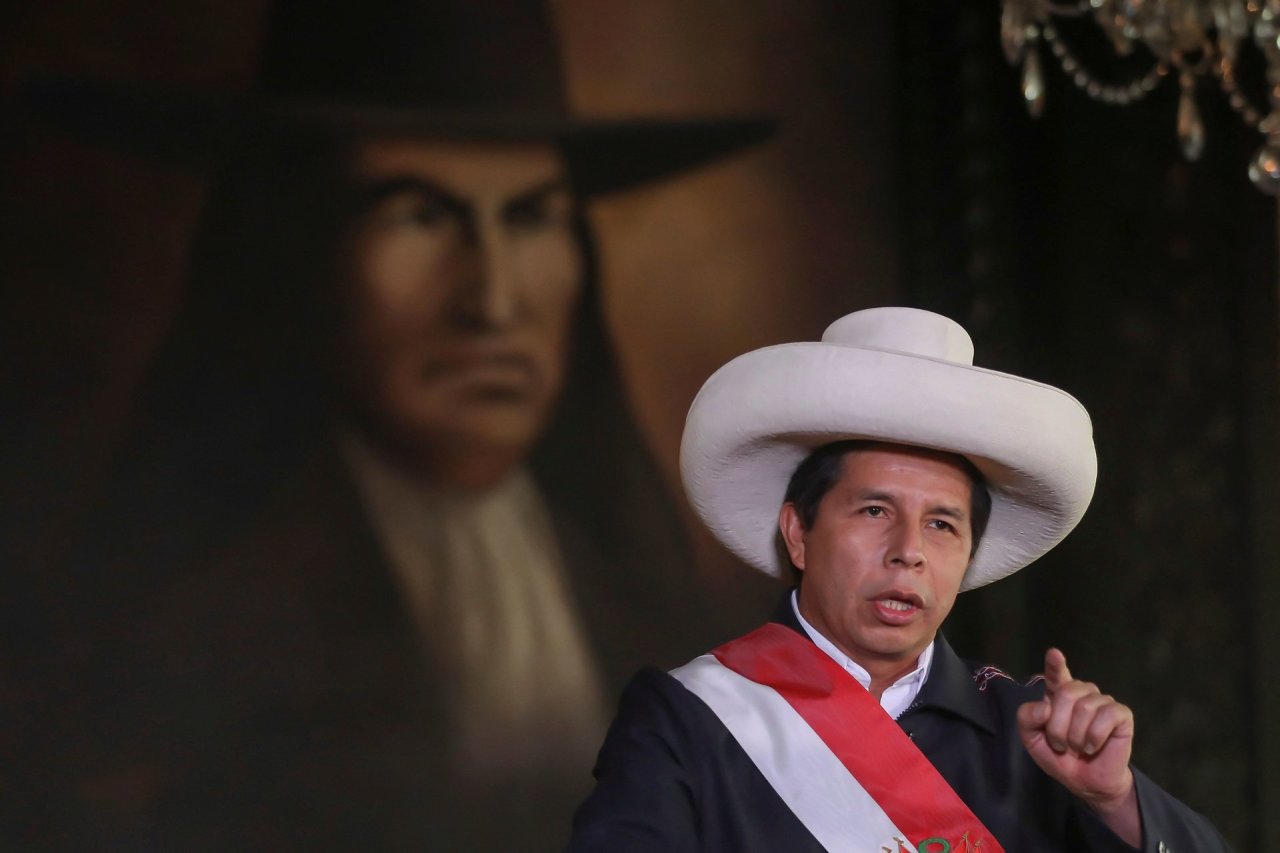 Peru prezidentas paleido Kongresą, formuos nepaprastosios padėties vyriausybę