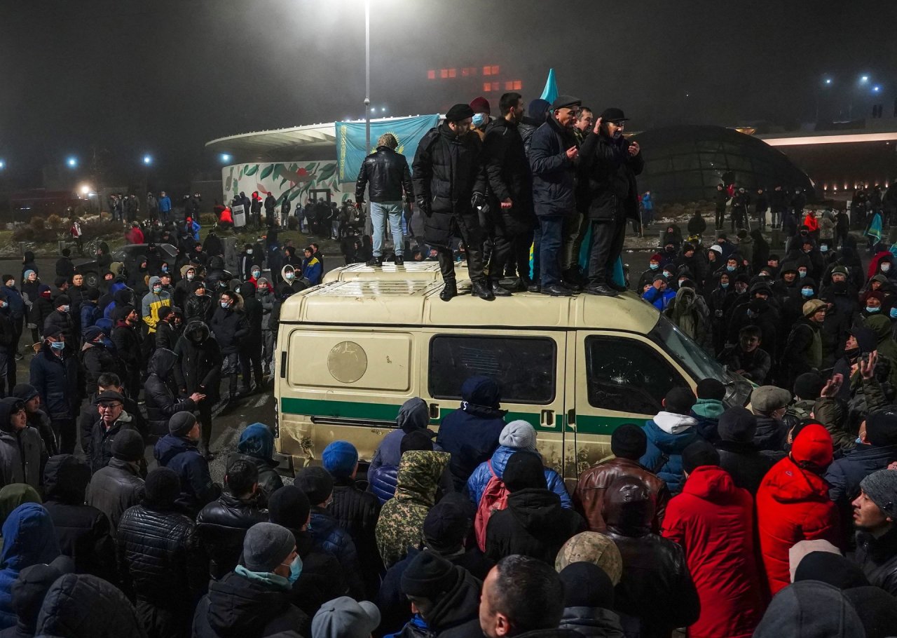 Kazachstane per neramumus suimta beveik 6 tūkst. žmonių
