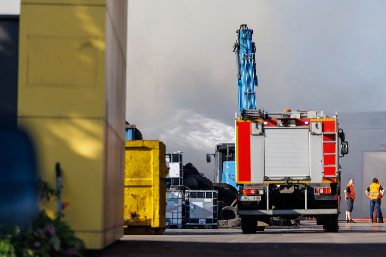 NVSC: „Ecoservice“ padalinyje Marijampolė kilusio gaisro dūmai gali būti pavojingi sveikatai
