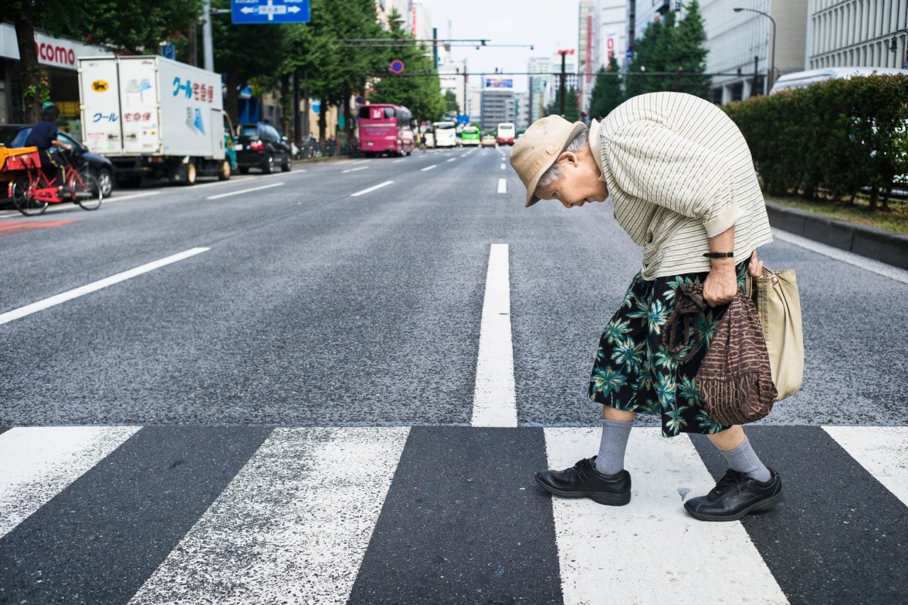 „NY Times“: Senolių sparčiai gausėja – Japonijoje juos prižiūri skaitmeninės akys