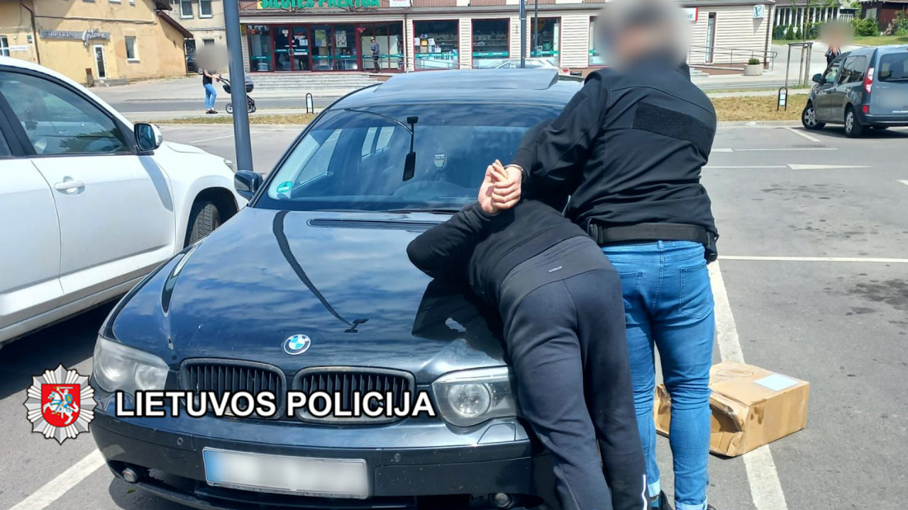 Klaipėdos kriminalistų rankose – didelį kiekį kokaino į Lietuvą atgabenęs vyras