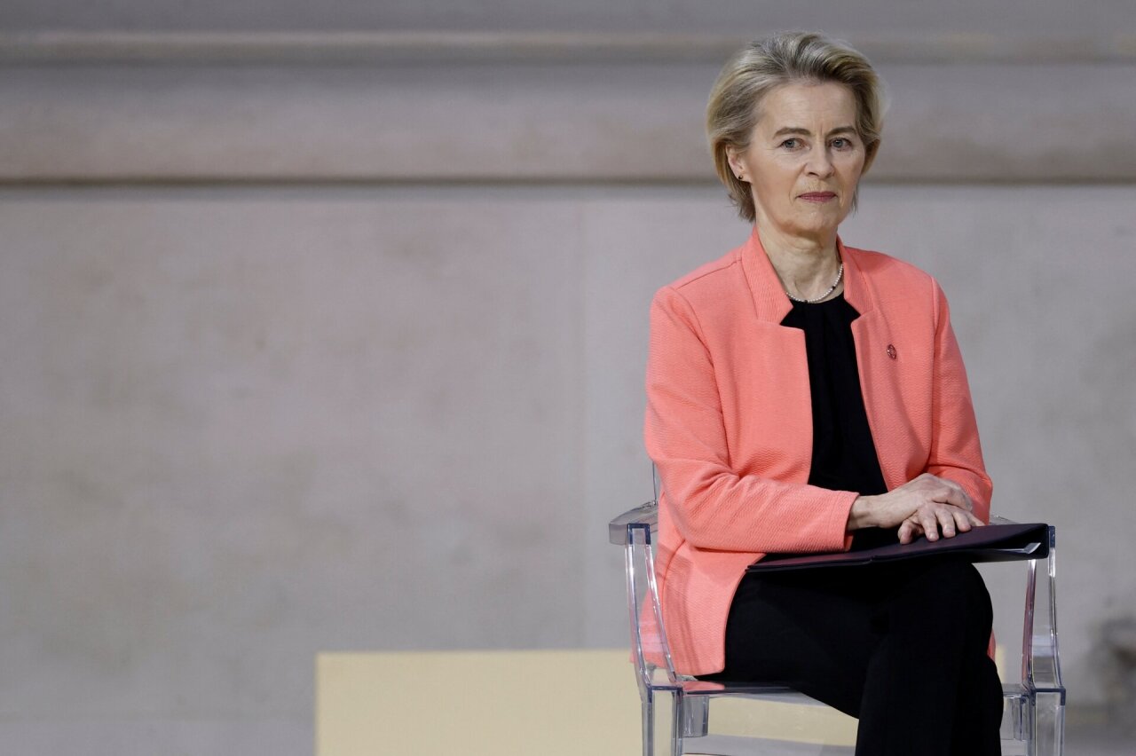 Patikėjo dirbtinio intelekto apgaule: von der Leyen ir Epsteinas nesišnabždėjo