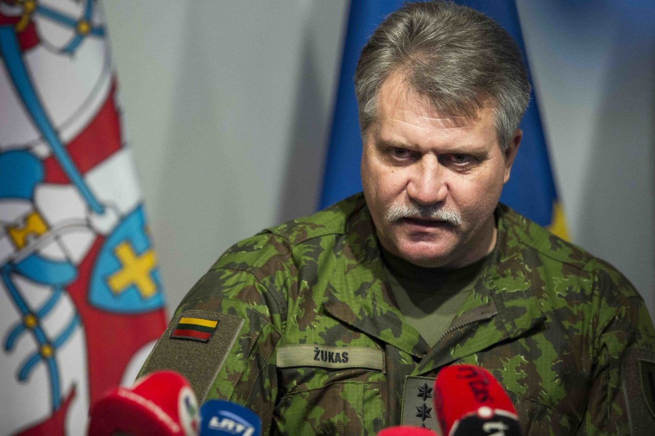 Buvęs kariuomenės vadas – apie Ukrainos pavyzdį Lietuvai: tik besipriešinanti šalis sulaukia paramos