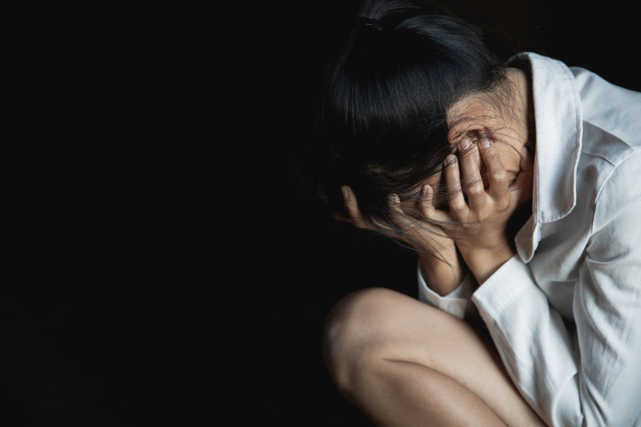 Vyras su mylimąja elgėsi siaubingai: užrakino garaže, grasino sudeginti, rodė peilį ir virvę