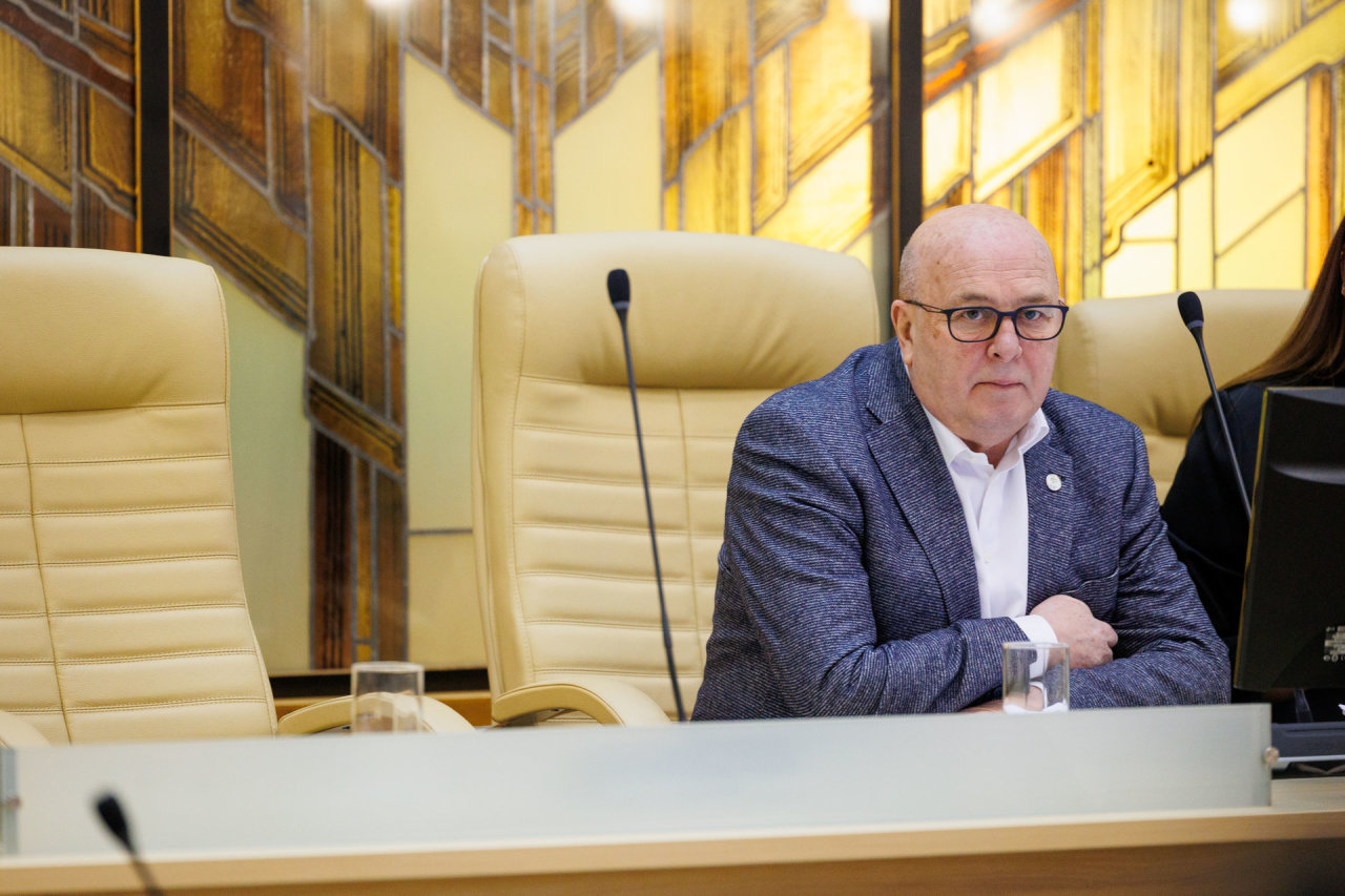 Visvaldas Matijošaitis. Tebeskambantys laukinės privatizacijos atgarsiai Kauno Ąžuolyne