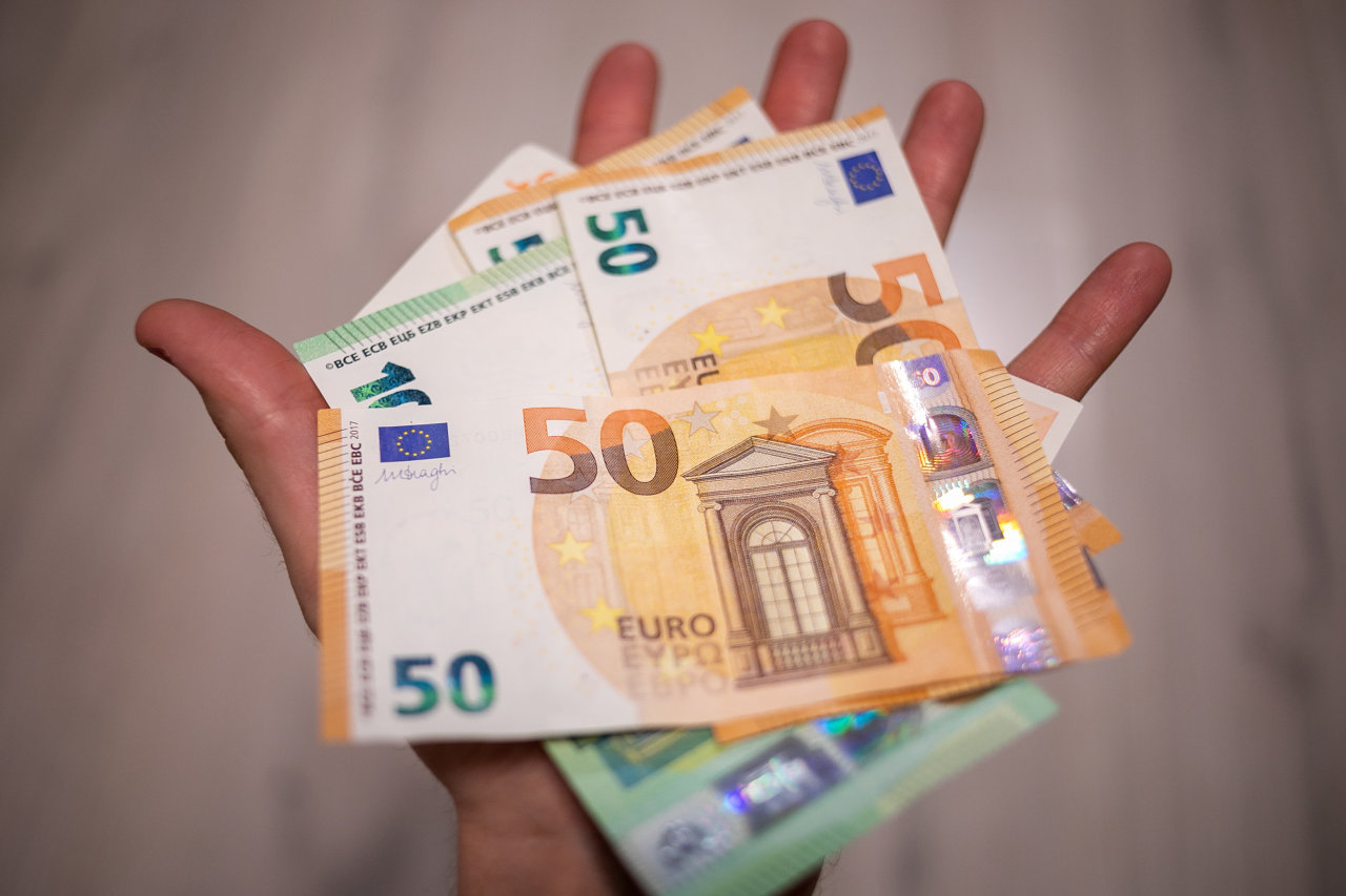 Moteris pranešė per apgavikišką investavimo platformą praradusi 3,5 tūkst. eurų