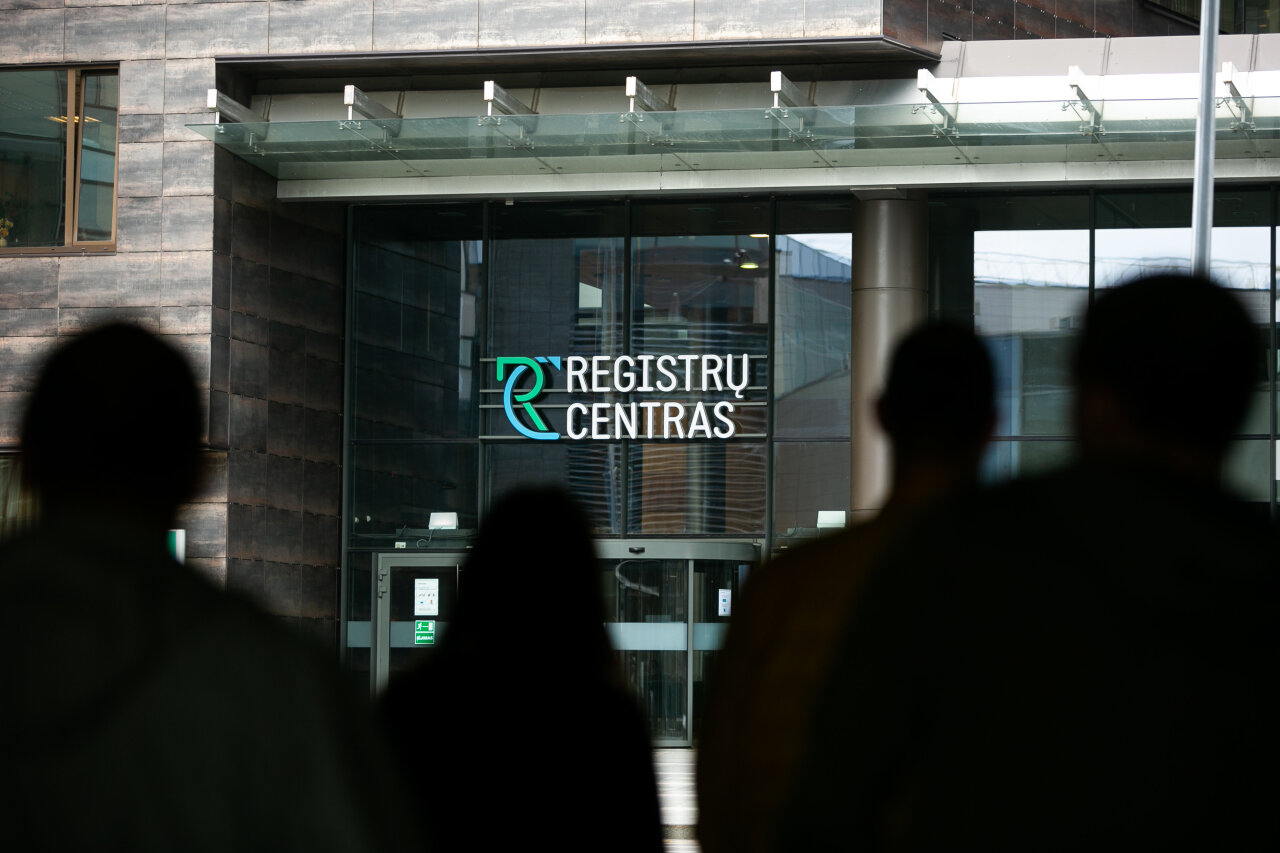 Žiniasklaida: Registrų centro vadovas Adrijus Jusas traukiasi iš pareigų