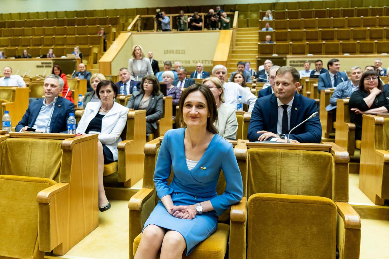 Opozicija grasina negrįžti į posėdžius, reikalauja, kad Seimo pirmininkė pasitikrintų pasitikėjimą