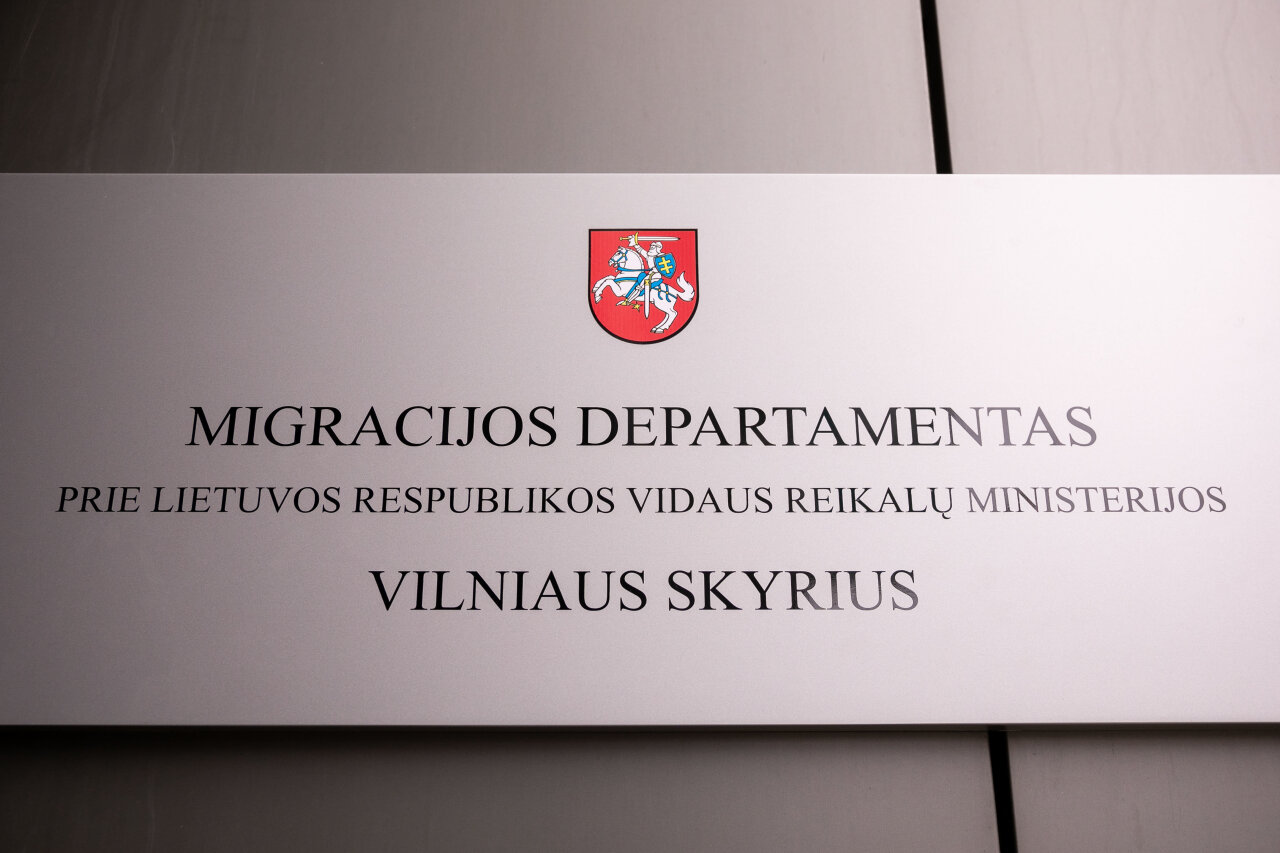 Tiriant registrų vagystę, Migracijos departamentas sako šiuo metu nenušalinęs darbuotojų