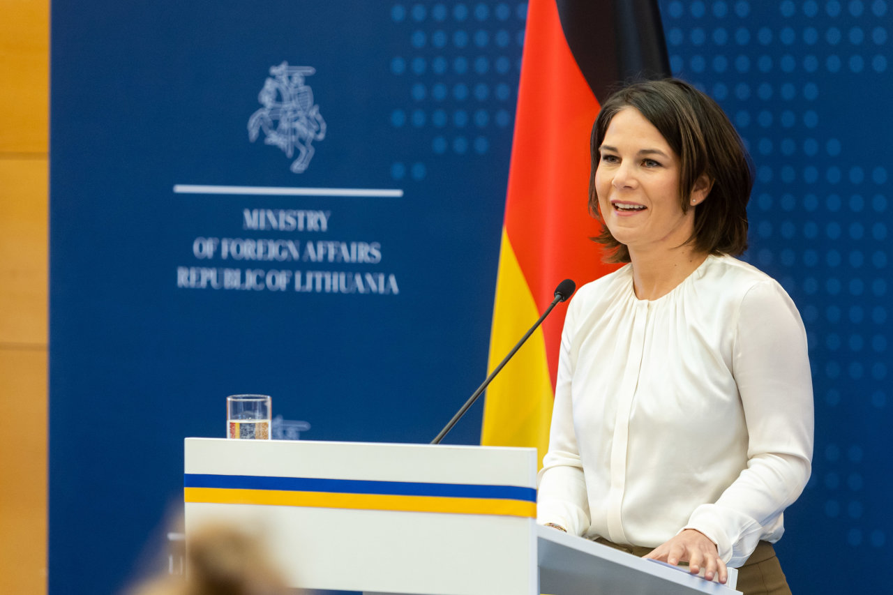 Vokietijos ministrė pažėrė kaltinimų Maskvai: Baltijos šalys paverstos hibridinio karo epicentru