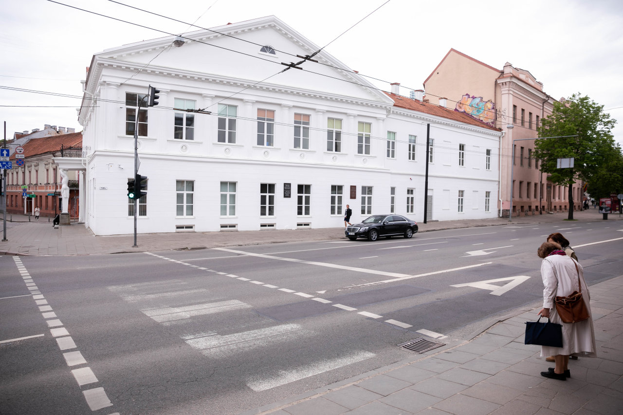 Vilniuje automobilis partrenkė vaiką, tikriausiai bėgusį per gatvę