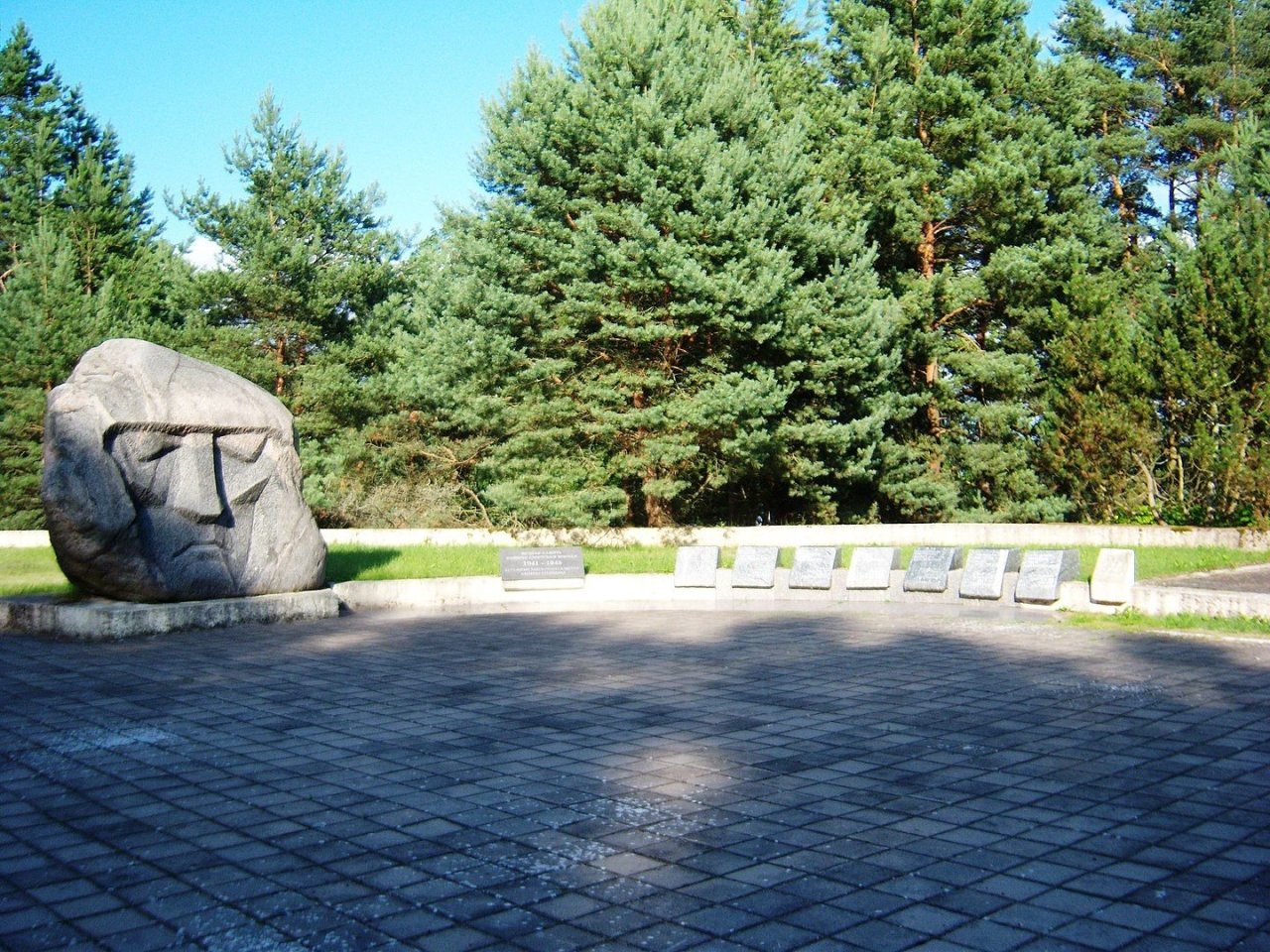 Dėl sovietinio memorialo likimo Neringoje planuoja paklausti gyventojų nuomonės