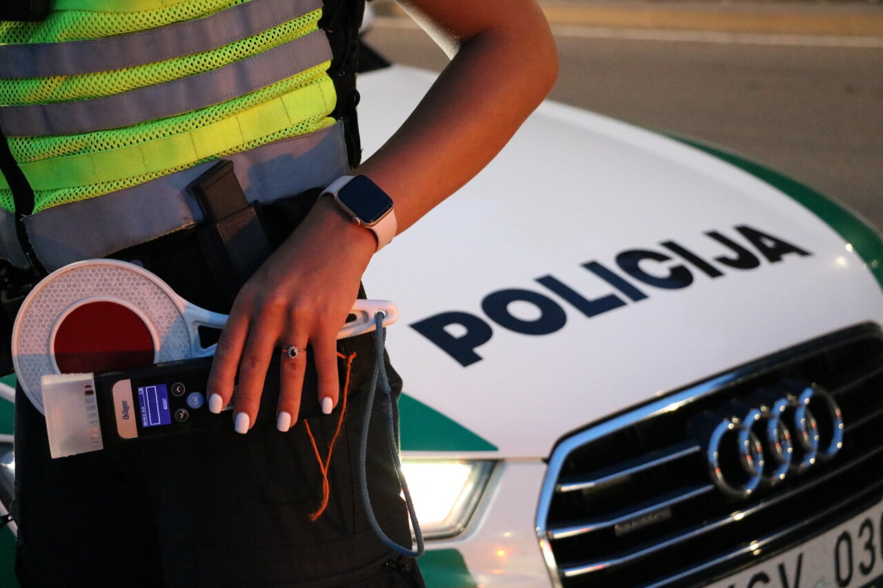 Dzūkijoje – paauglė prieš policininkę: po susirėmimo pareigūnei prireikė medikų