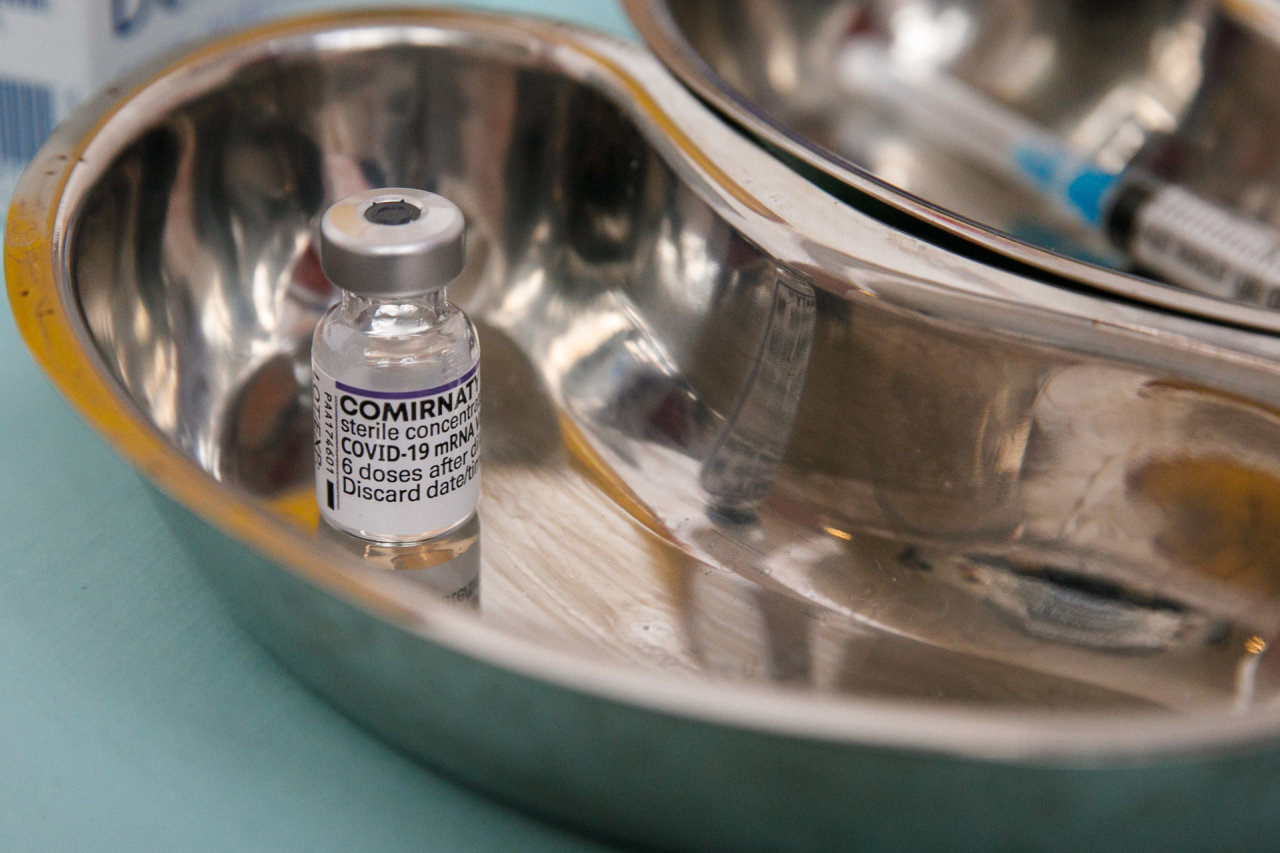 Per metus Lietuvoje išpilta beveik 60 tūkst. vakcinos nuo koronaviruso dozių