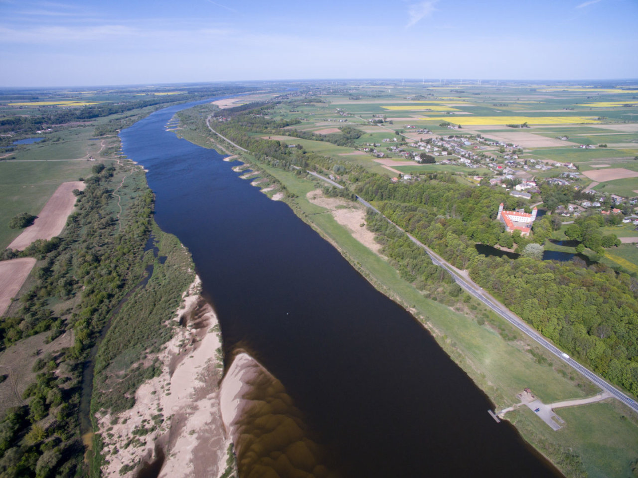 Iš vamzdžio – į Nemuną: upėje Jurbarko rajone pastebėti teršalai