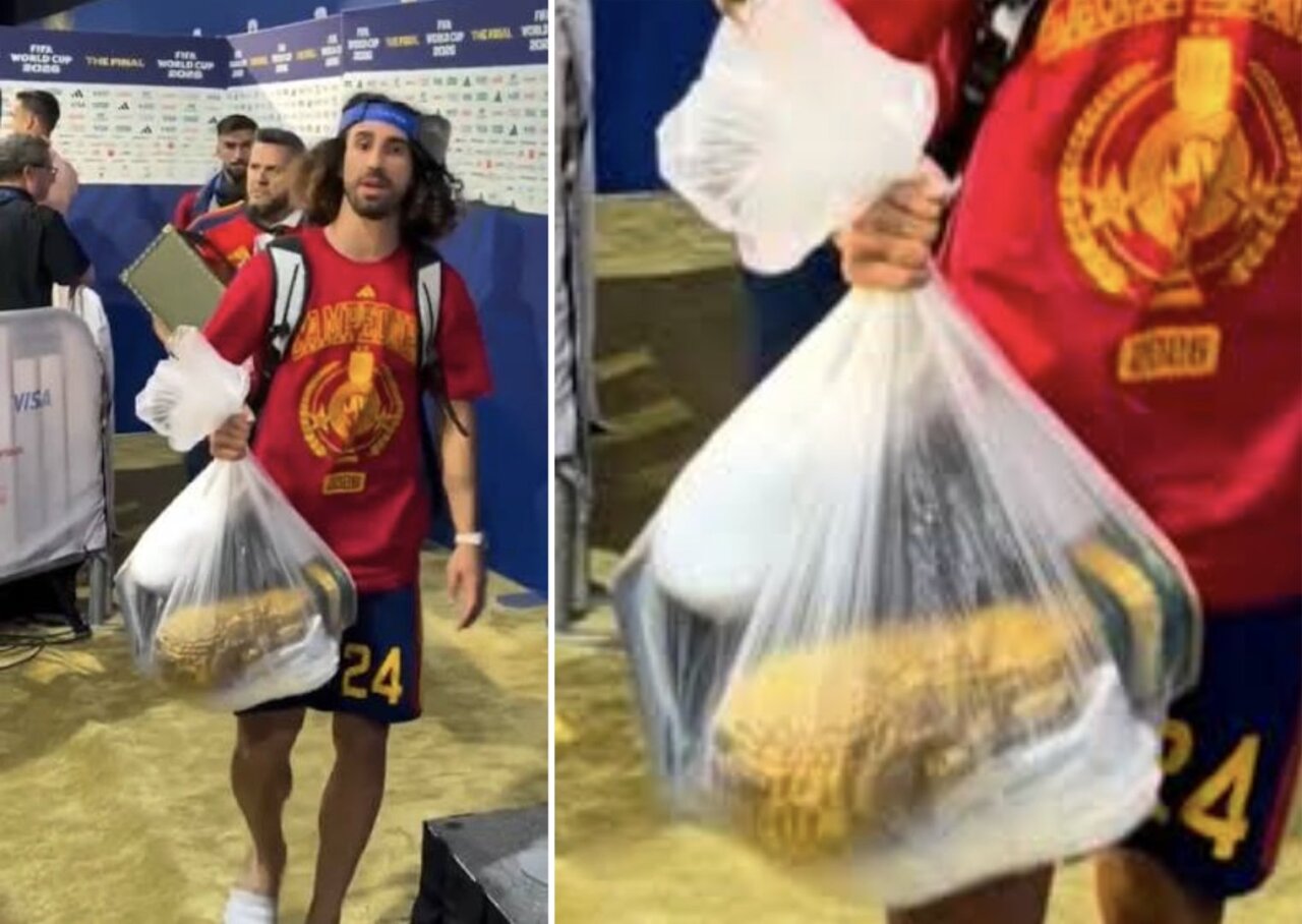 Ar tikrai pasaulio futbolo taurės laimėtojas trofėjų namo vežėsi plastikiniame maiše?