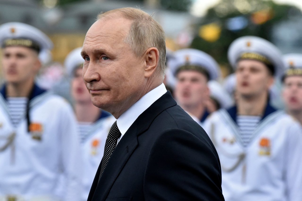 V.Putinas siekia paskatinti mūšio lauke išbandytų rusiškų ginklų eksportą