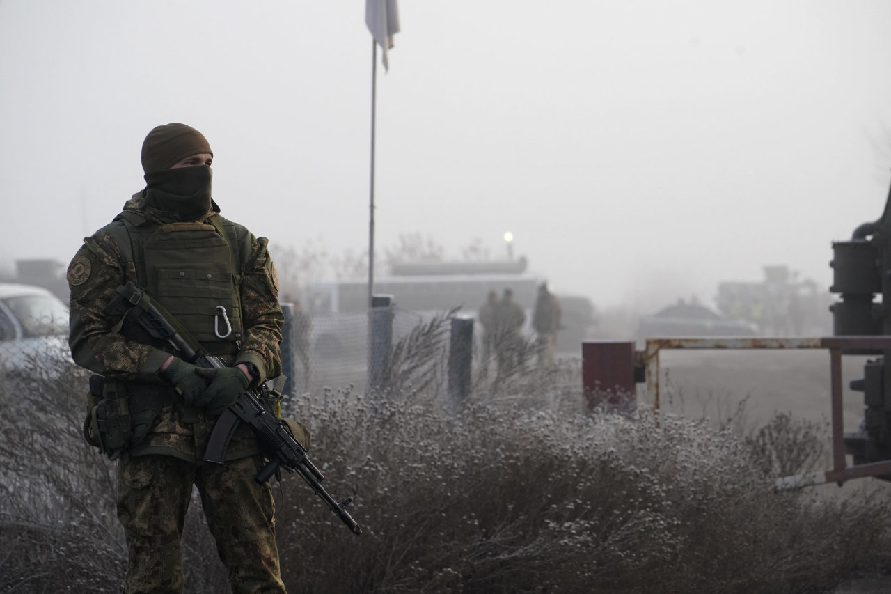 Ukrainos kariuomenė surengė Donbase tankų pajėgų mokymus