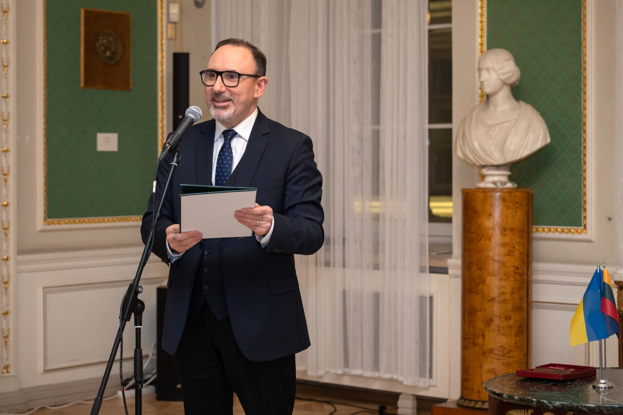 Nacionalinis muziejus praneša apie užgrobtą Arūno Gelūno feisbuko paskyrą