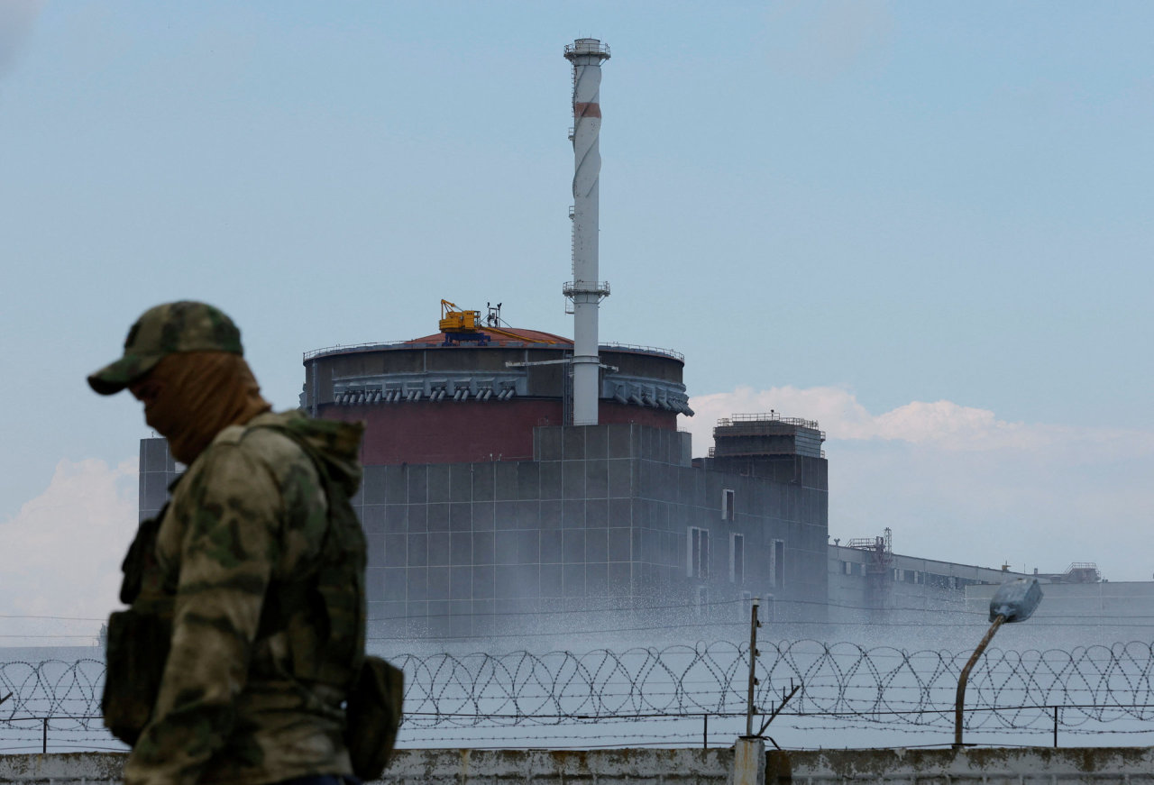 Atominių elektrinių operatorė: šeštadienį Rusija dar kartą apšaudė Zaporižios AE teritoriją