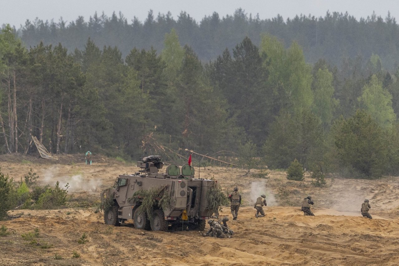Estijoje vyksta tarptautinės karinės pratybos „Siil“
