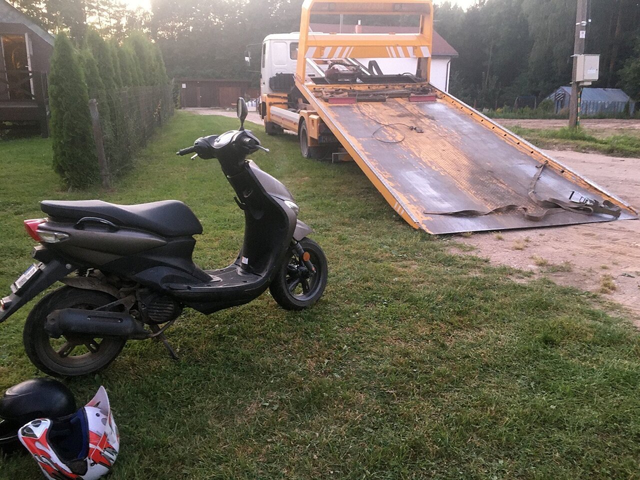 Kaunietis jau turėjo sunkiai paeiti kojomis, bet nusprendė dar užsikurti ir mopedą