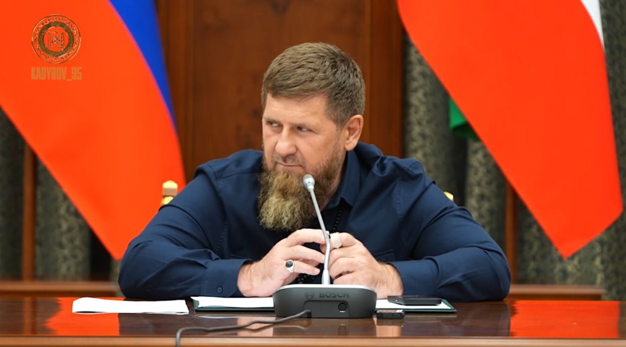 R.Kadyrovas pažadėjo nedelsiant nušauti kiekvieną, kuris lieps jo dukrai nusiimti hidžabą