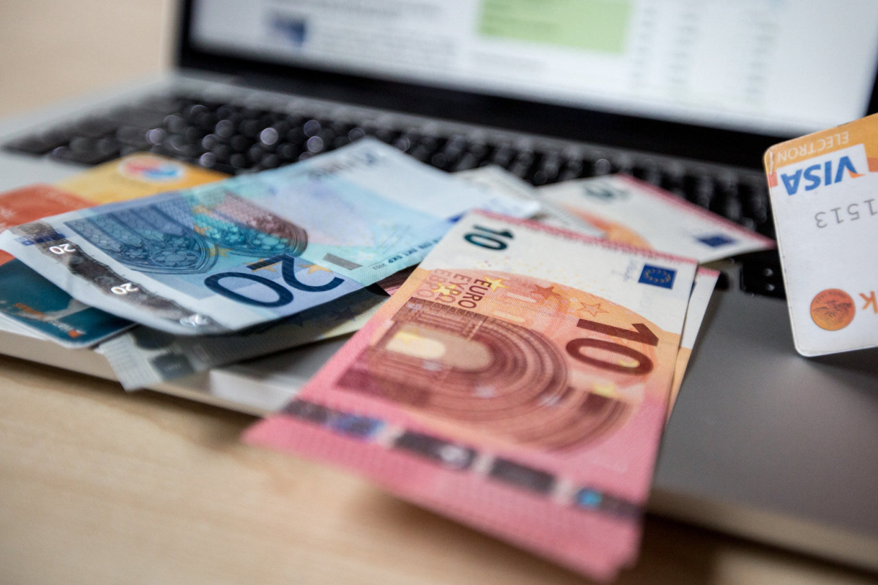 Vyras kreipėsi į policiją dėl sukčių internete išviliotų 40 tūkst. eurų