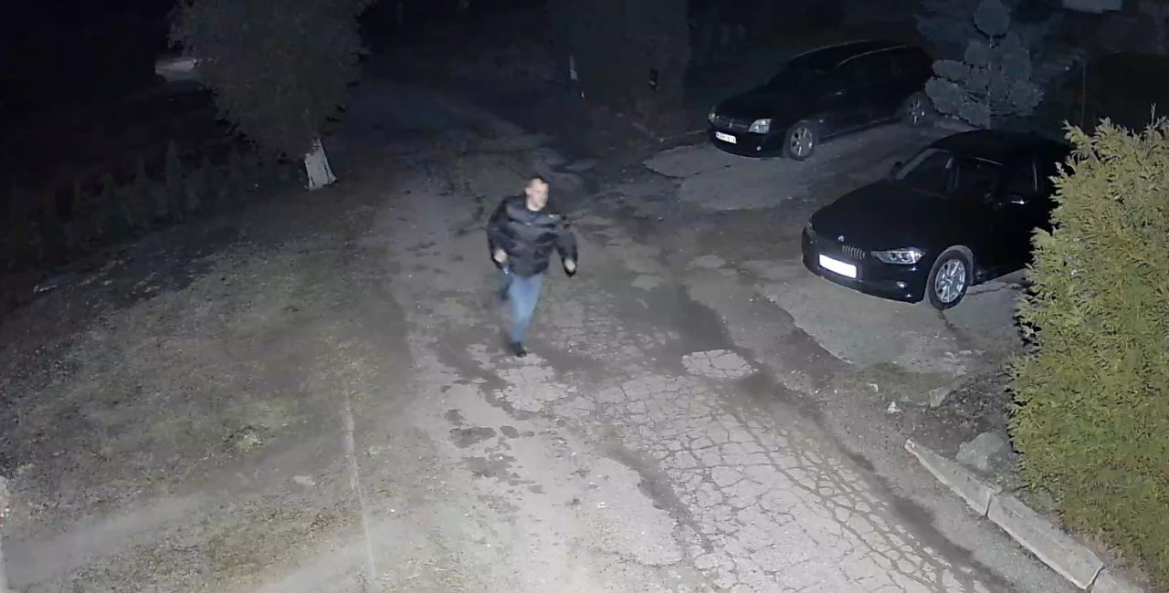 Ieškomas „Mercedes-Benz“ vairuotojas, sukėlęs avarijų, bet pasislėpęs