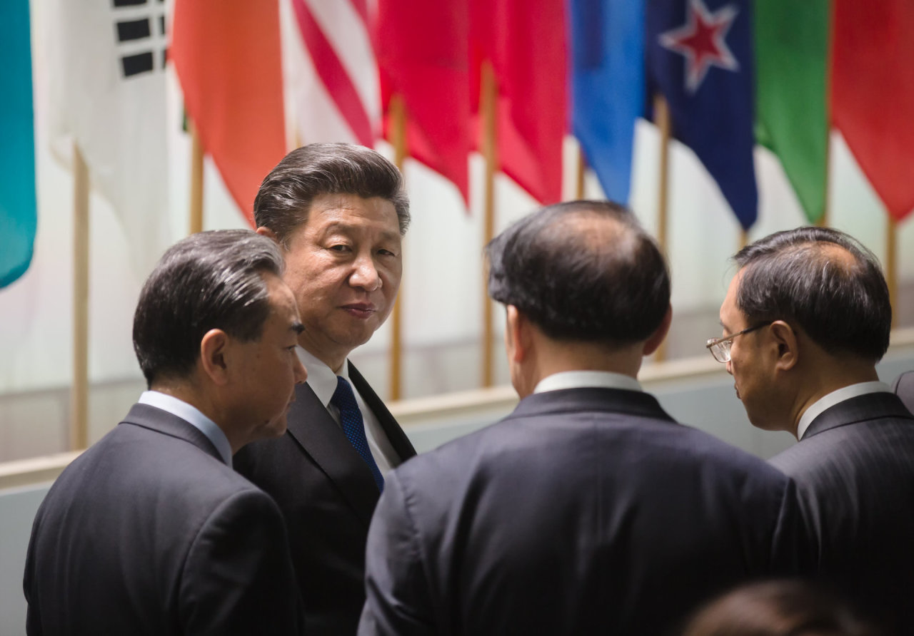 Xi Jinpingas persistengė? Kinija spaudžia stabdį gerovės politikoje