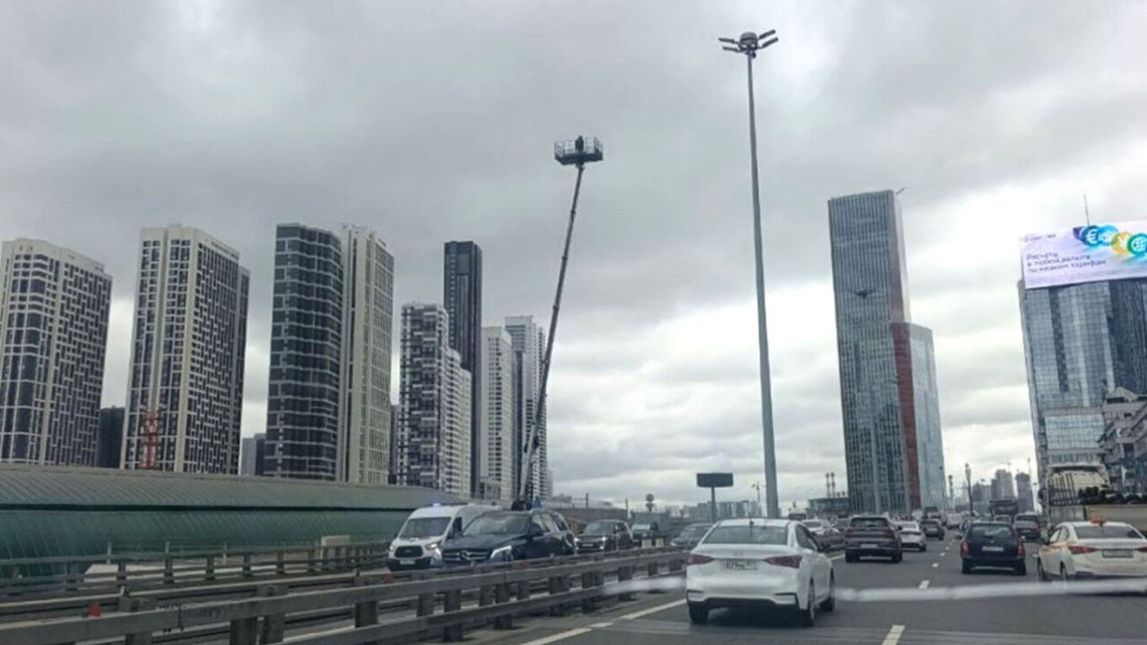 Maskvoje atsirado keltuvai, iš kurių kariai numušinėja dronus