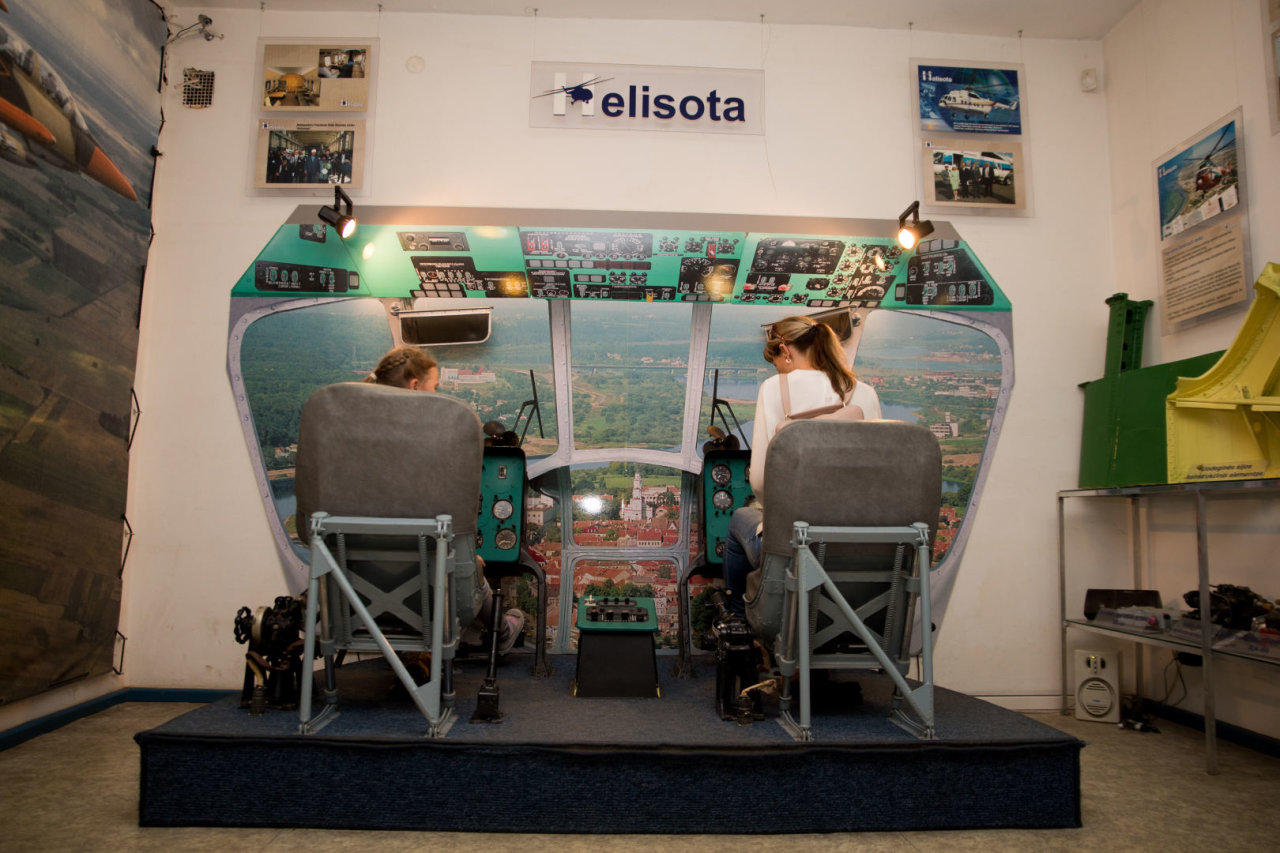 Lietuvos aviacijos muziejuje – simuliatoriuje įstrigusio vaiko gelbėjimo operacija