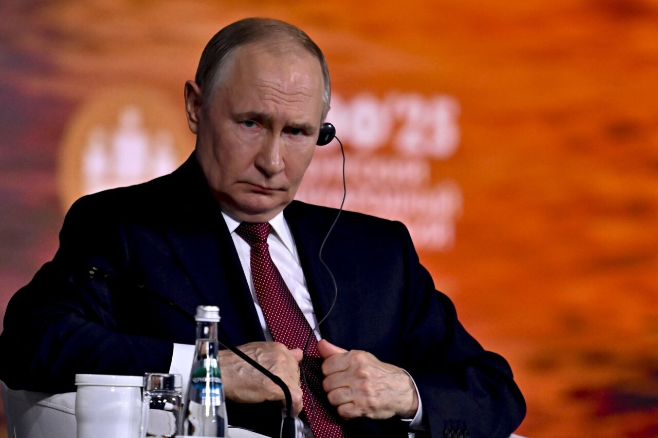 Putinas pirmąkart pripažino: Rusijos viršgarsinės „Cirkon“ raketos turi trūkumų