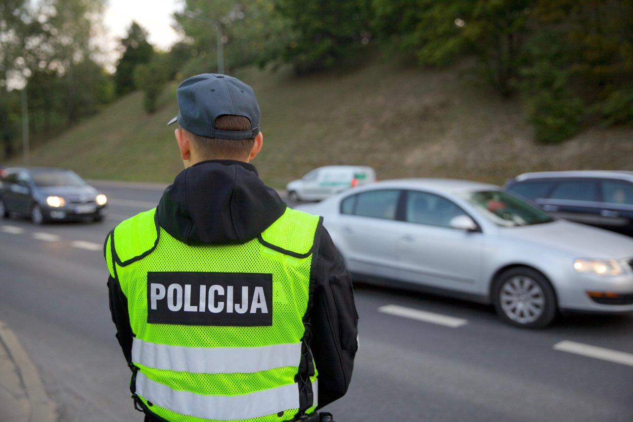 Savivaldybė naujiems policininkams skiria po 10 tūkst. Eur: darbą pradėjo jau beveik 20 pareigūnų