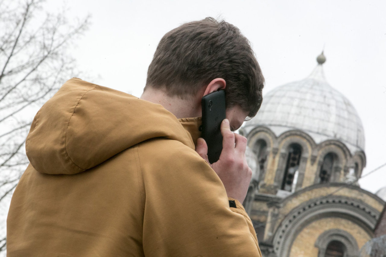 Šakių rajone „Google“ darbuotojais apsimetę sukčiai iš moters išviliojo 15 tūkst. eurų