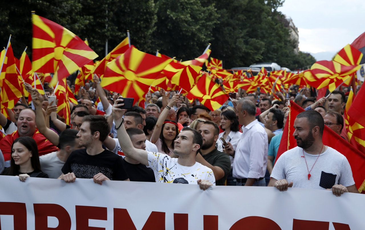 Tūkstančiai protestuotojų Šiaurės Makedonijoje reikalavo pirmalaikių rinkimų