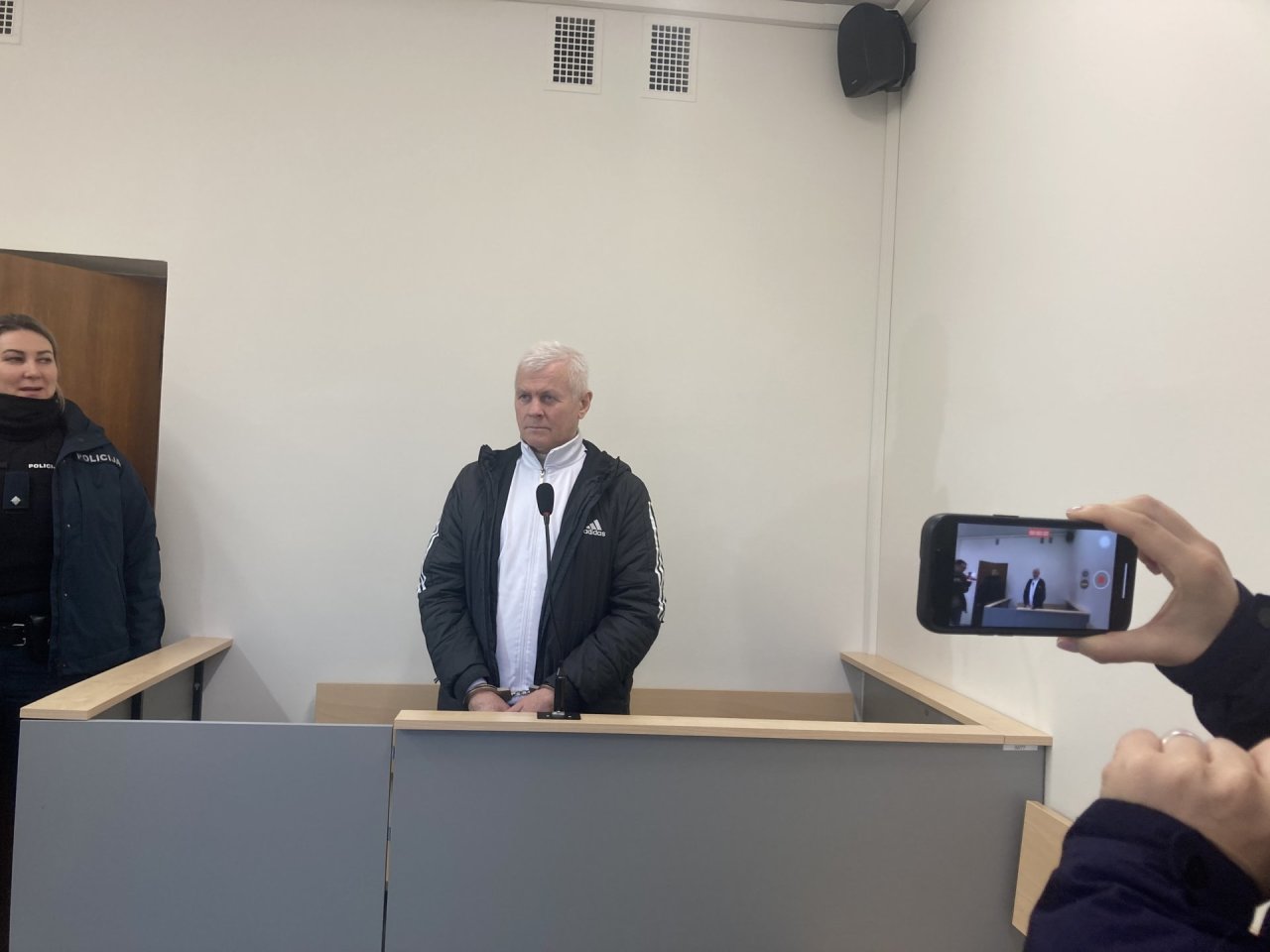 Teismas atmetė žmoną itin žiauriai nužudžiusio vyro skundą – jis kalės 14 metų
